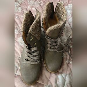 Women's Brown Lace-Up Ankle Boots